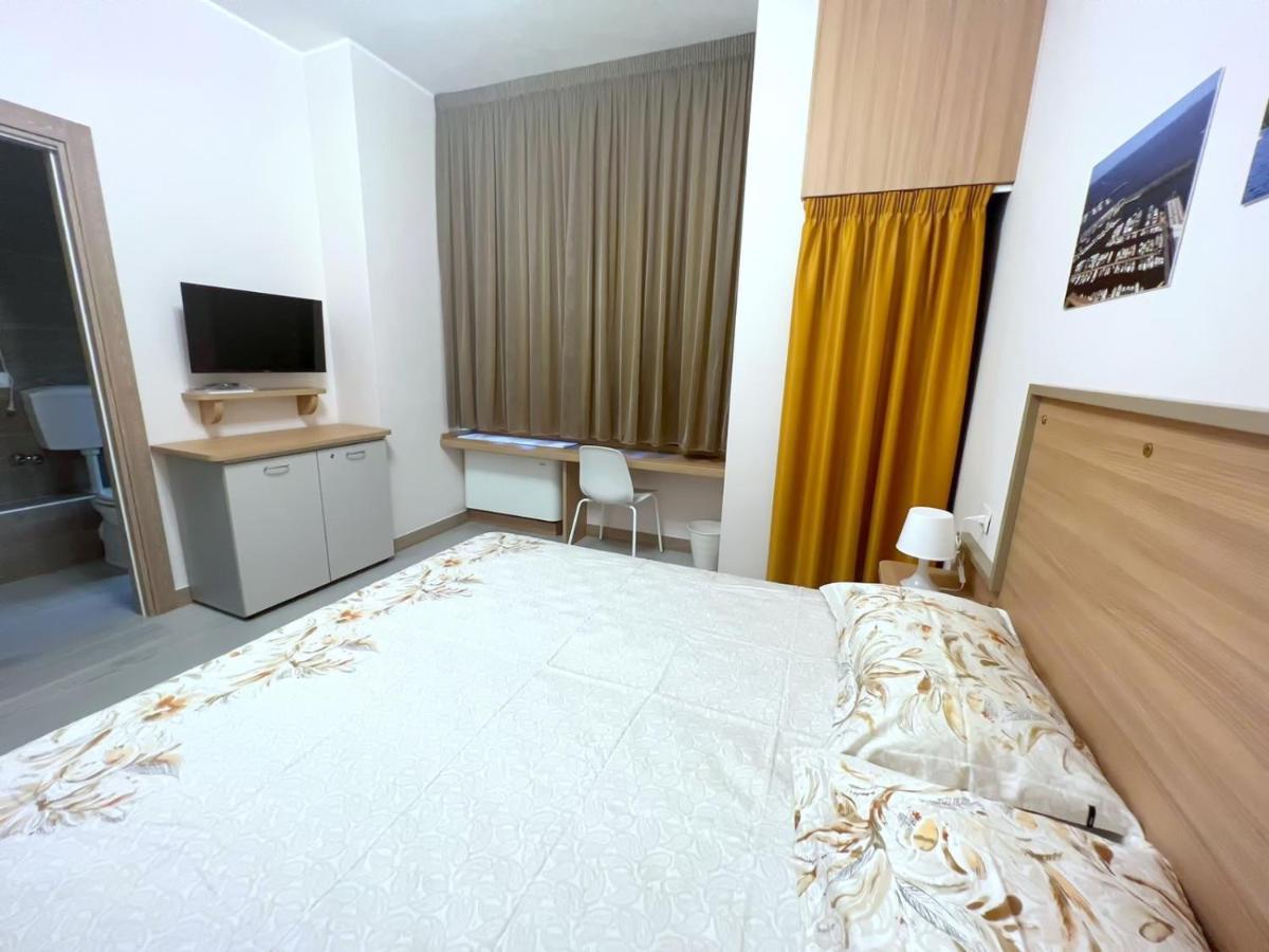 Sissi Comfort Rooms Foresteria Lombarda Monza Extérieur photo