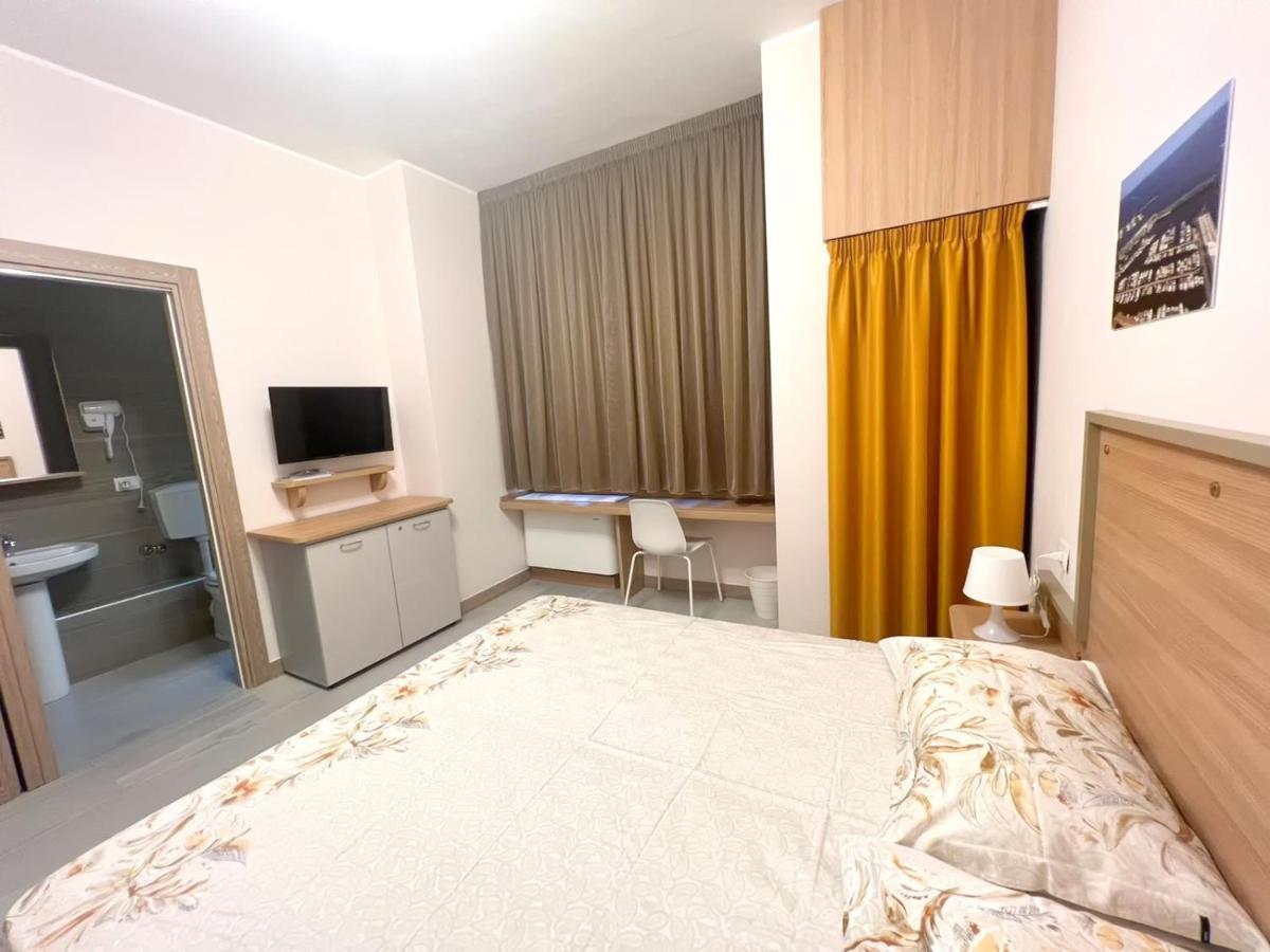 Sissi Comfort Rooms Foresteria Lombarda Monza Extérieur photo