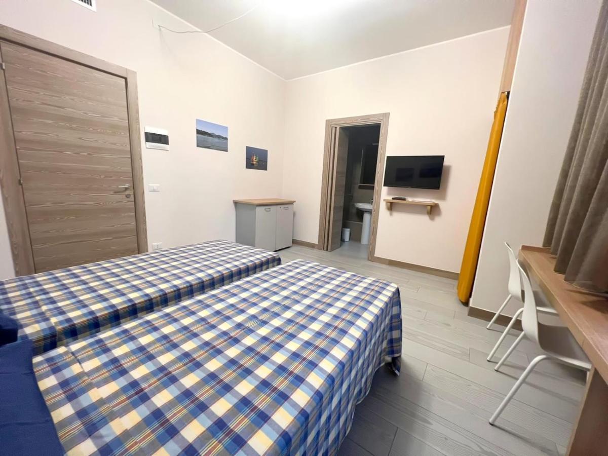Sissi Comfort Rooms Foresteria Lombarda Monza Extérieur photo