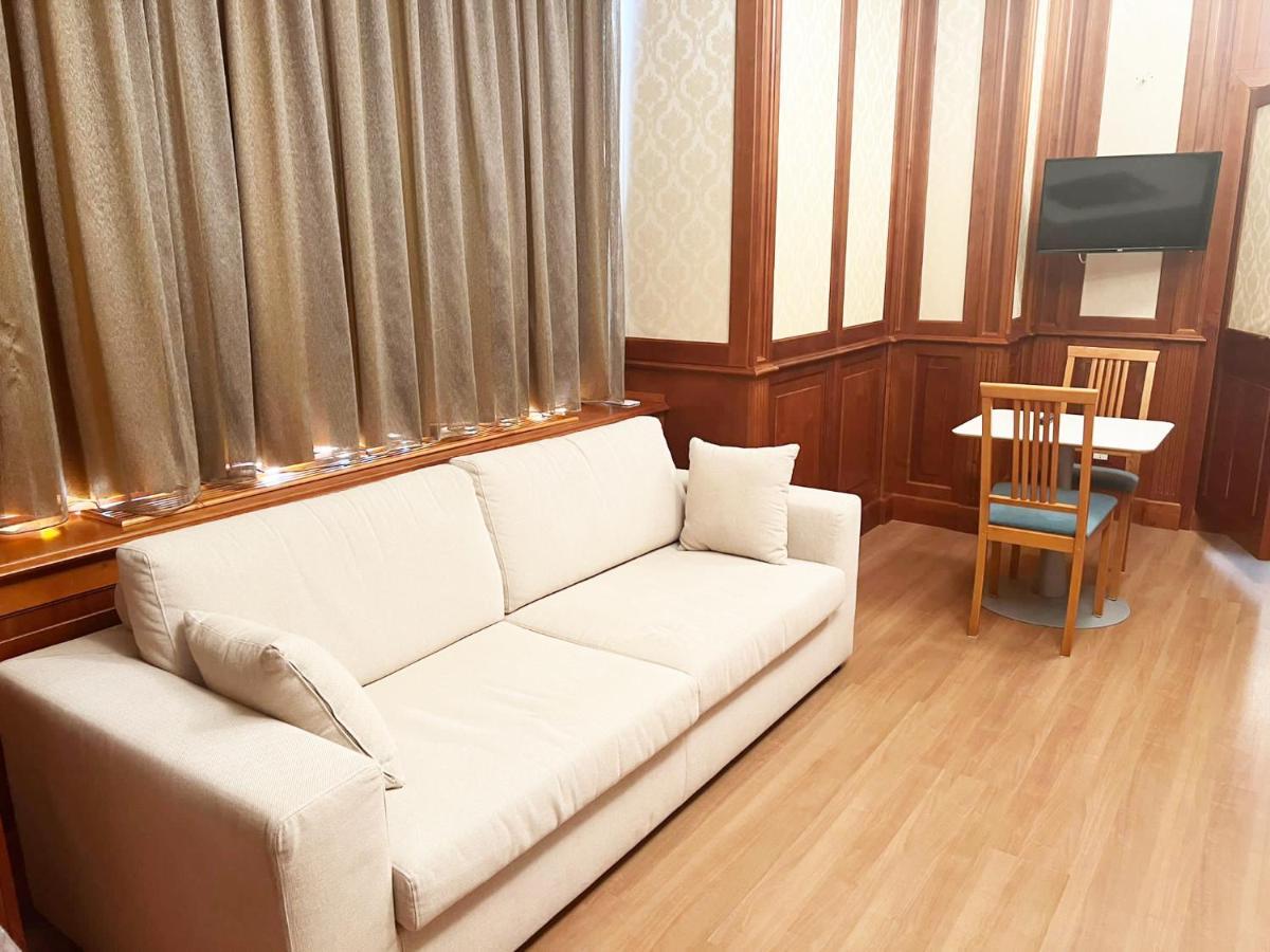 Sissi Comfort Rooms Foresteria Lombarda Monza Extérieur photo